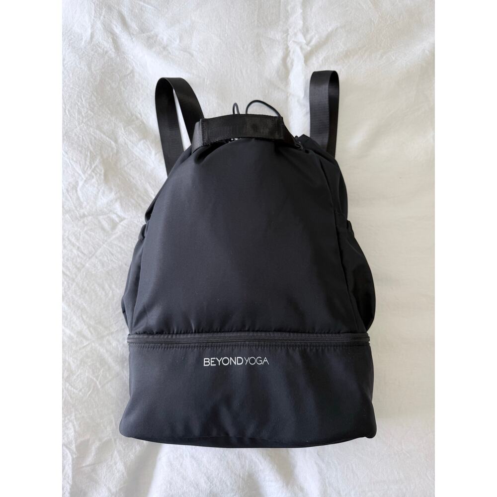 Beyond Yoga | Unisex Convertible Gym Bag Black Backpack Drawstring Packable